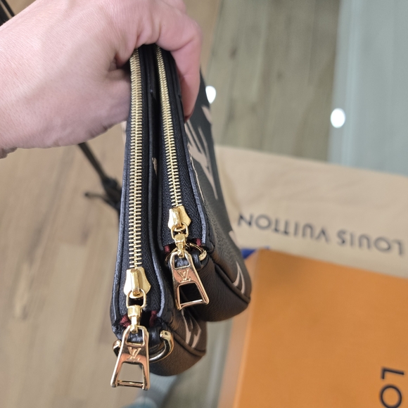 Louis Vuitton Black and Cream Women's Bag - Picture 15 of 16